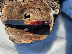 Hunting knife in high carbon steel and burl